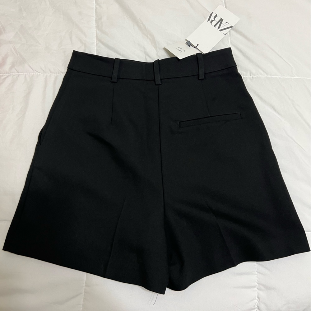 NWT ZARA Gold Button Ultra High Waisted Black Bermuda Shorts Size Small - Picture 2 of 6
